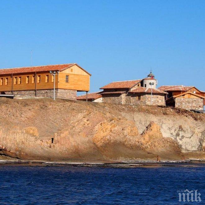 Безплатна разходка в Бургаския залив с кораба „Анастасия”