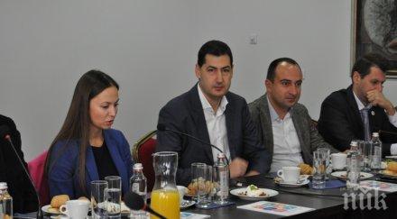 ева паунова иван тотев срещнаха компании пловдив