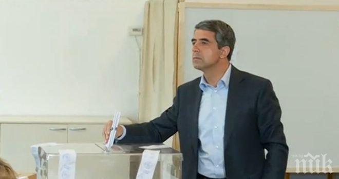 ПИК TV: Плевнелиев: Референдумът е безспорен успех