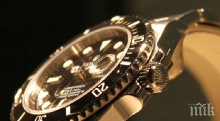 часовник роджър мур филм джеймс бонд отива търг