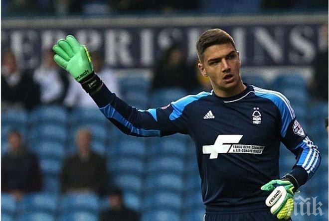 Феновете на Нотингам защитиха Димитър Евтимов и скочиха на мениджъра на отбора си