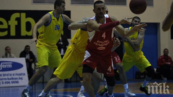 Шампионът Лукойл ликува в дербито с Балкан, продължава без грешка