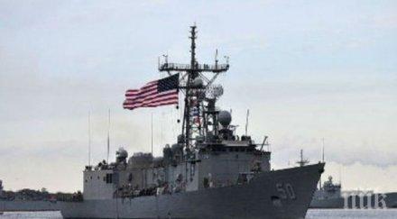 нов американски боен кораб пори водата