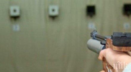 участници стрелковия турнир софарма 2015″