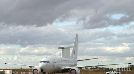 норвежки боинг кацна аварийно амстердам