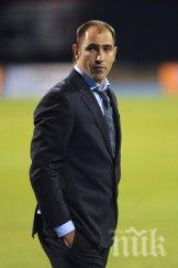 бербатов остава без треньор