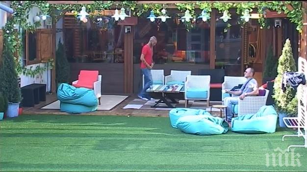 Само в ПИК! Гъмов приютява Джино за празниците