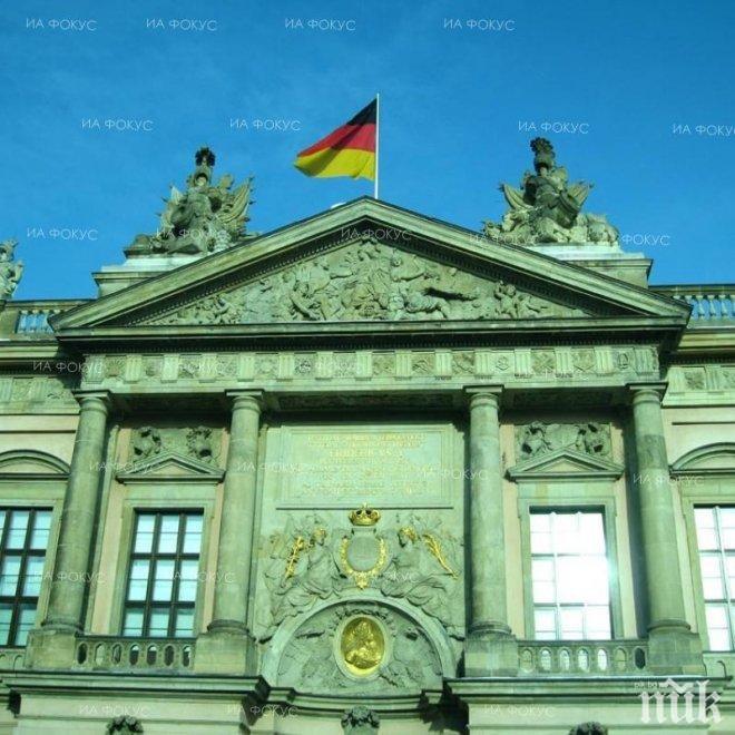 Берлин приветства провеждането на мирни избори в Турция
