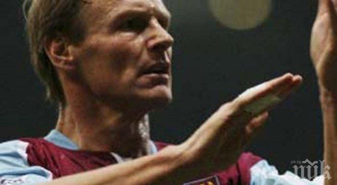 Легендарен нападател на Юнайтед отново ще играе футбол на 49 години