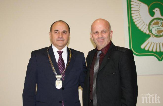 С клетва кметът Николай Тонев и новия общински съвет на Гълъбово 