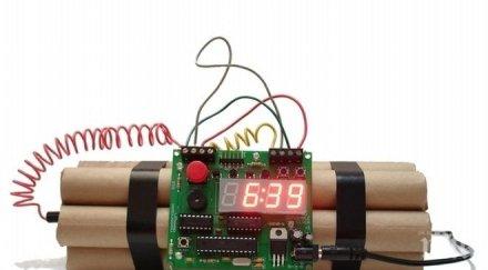 паника канада анонимни лица съобщили заложени бомби училища