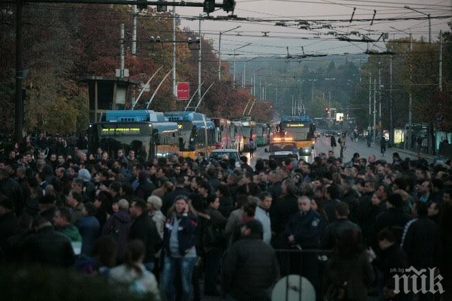 В центъра на София става страшно! Полицай: Бъчварова да се качи на една патрулка и да види, че животът ни е черен! 