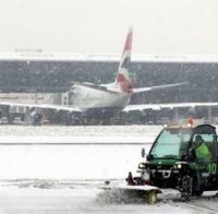 100 полета отменени на летище 