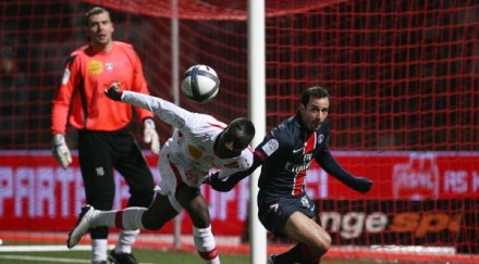 нюкасъл привлече защитник нанси