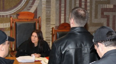 октай съда съжалявам пистолетът засече обновена