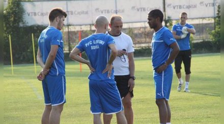 футболистите левски разгледаха никозия