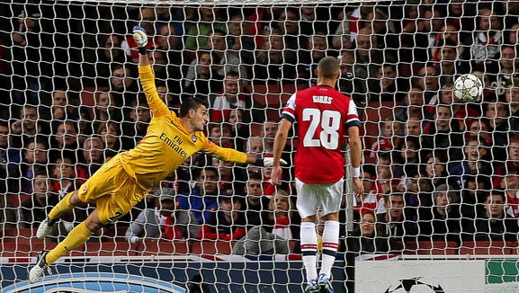 Арсенал размаза Уест Хем в отложен мач