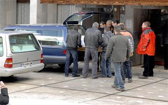 Припадъци и клетви на поклонението на семейство Тепавичарови (снимки)