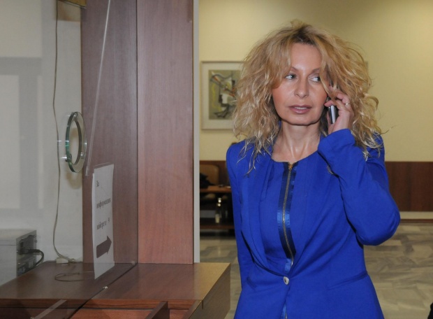 Беновска: Цветанов, повдигни ми обвинение, ако радиото ми е на мафията!