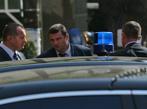 Шест уволнения в НСО за атентата срещу Доган