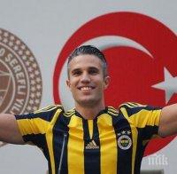 Медии: Барса проведе преговори с Ван Перси