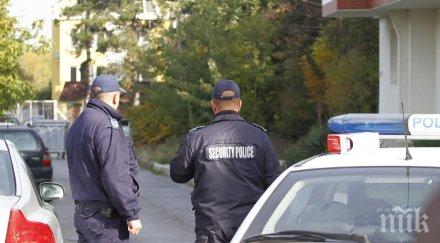 кървавата трагедия вцепенила сливен убита ученичка наръган бивш затворник ранена учителка любовник успя застреля