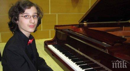 пианистът николай димитров свири джаз карнеги хол