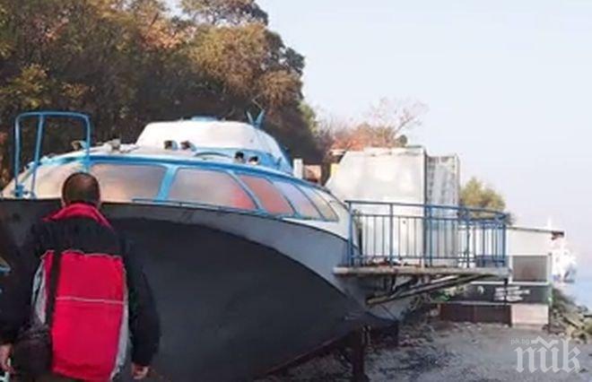 ПИК TV: Последната социалистическа Комета е атракция във варненски квартал