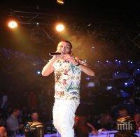 Фолкпевецът Илиян е щастлив татко, иска още деца