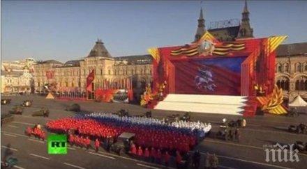 тържествен марш премина червения площад москва