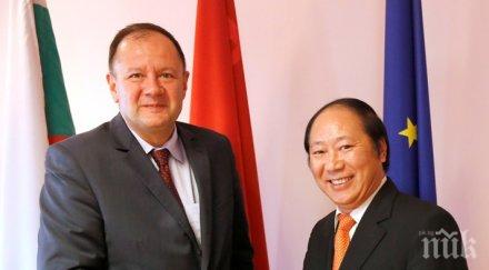 михаил миков срещна виетнамския посланик