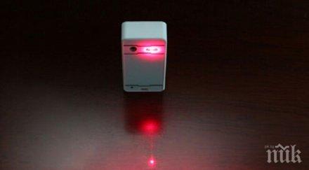 виртуална клавиатура смартфон проектира ръката