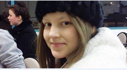 смъртта момиче нейните родители откриват скрита тайна огледалото