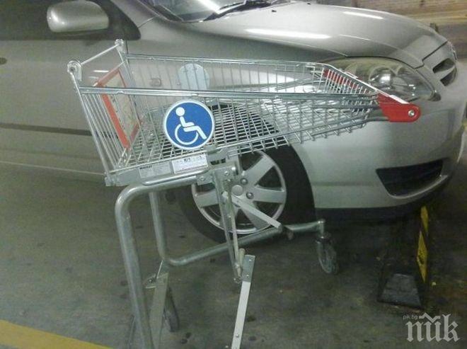 Шведи хвърчат с 80 км/ч с шопинг количка, пребиват се