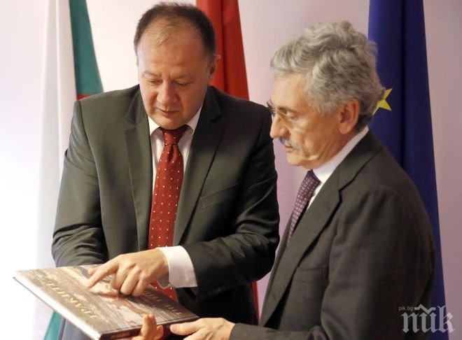 Д’Алема към Миков: Разликата между лявото и дясното е основополагаща