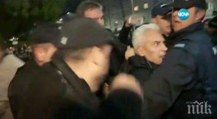 пълна тъпотия арестуват сидеров насила герой правите беше проблемът