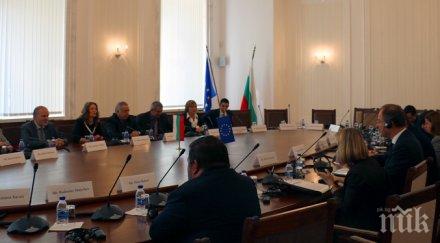 членовете комисията образованието науката срещнаха европейския комисар образование младеж култура спорт