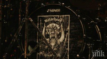 почина бивш барабанист motorhead