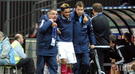 защитник астън вила скъса връзки аут края сезона