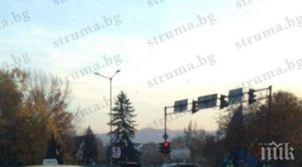 мерцедес рено надъниха светофар благоевград снимки