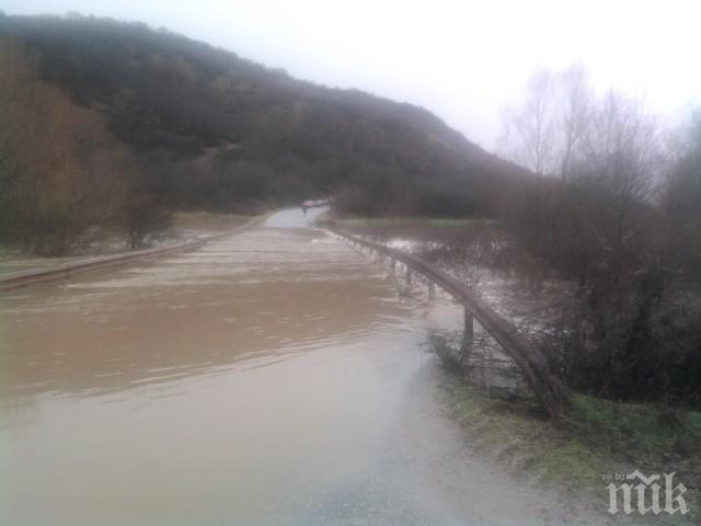 Дъждове наводняват големи райони от Китай