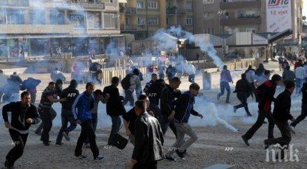 продължават протестите полицията демонстрантите парламента прищина