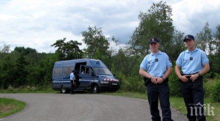 полицията извърши близо 130 обиска франция нощ