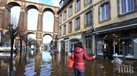 проливни дъждове предизвикаха наводнения северна англия