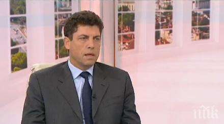 милен велчев икономически сътресения атентатите париж