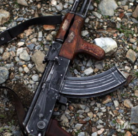 ИЗВЪНРЕДНО! Автоматите на атентаторите в Париж са българско производство