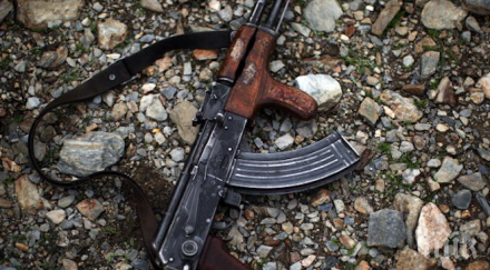 извънредно автоматите атентаторите париж българско производство