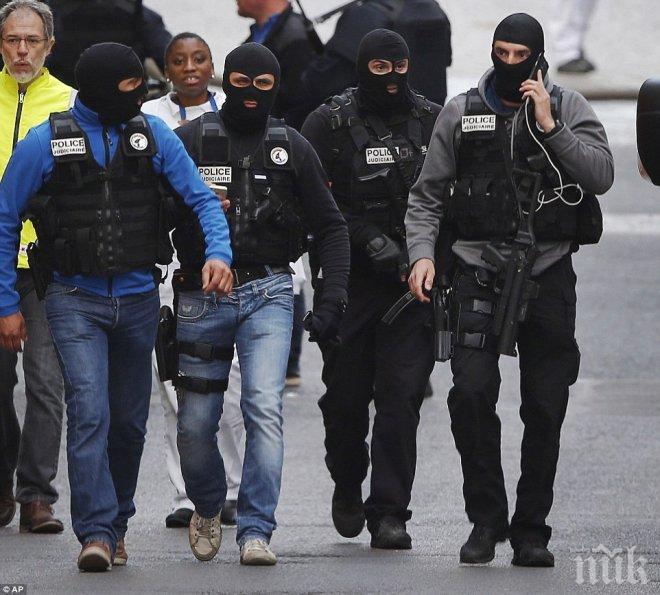 Ексклузивно в ПИК! Изкараха терорист без гащи от обсадено жилище в Сен Дени (снимки)