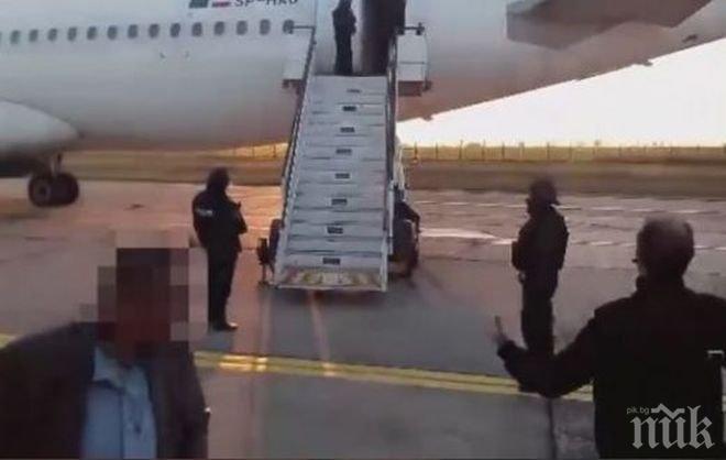 Около 7-8 души от извънредно кацналия самолет на Летище „Бургас“ са хронично болни