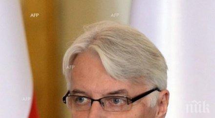 полша хем иска бежанци хем самите отиват